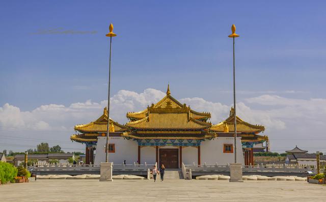 奉新羊驼养殖网厂家铸造辉煌:呼和浩特有什么好玩的地方推荐吗？