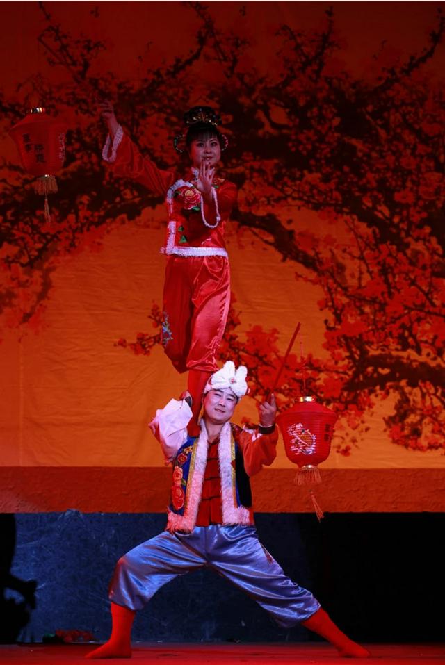 头条问答 - 忻州河曲二人台的历史与发展是怎样的?(7个回答)