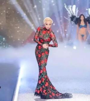 ladygaga结婚:泰勒斯威夫特、lady gaga，谁更火一点？