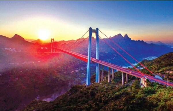 贵州这几年发展如何，为什么贵州旅游业蓬勃发展，大有赶云超川的趋势啊