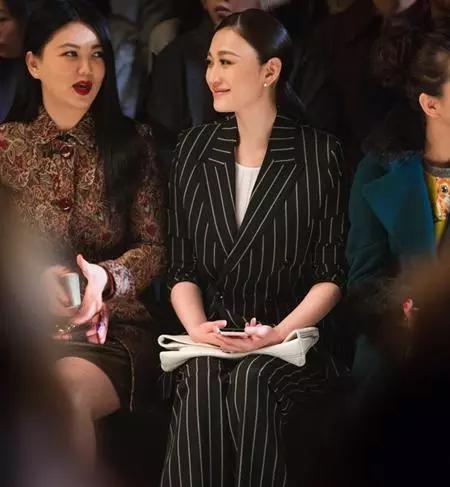 李小冉老公是谁:李湘李小冉同框，为什么二人同岁面貌体态却相差巨大？
