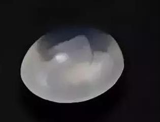 手机手电筒可以鉴别翡翠吗,肉眼可以辨别翡翠的真假吗？