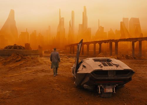 银翼杀手剧情:《银翼杀手2049》值不值得去电影院观看？