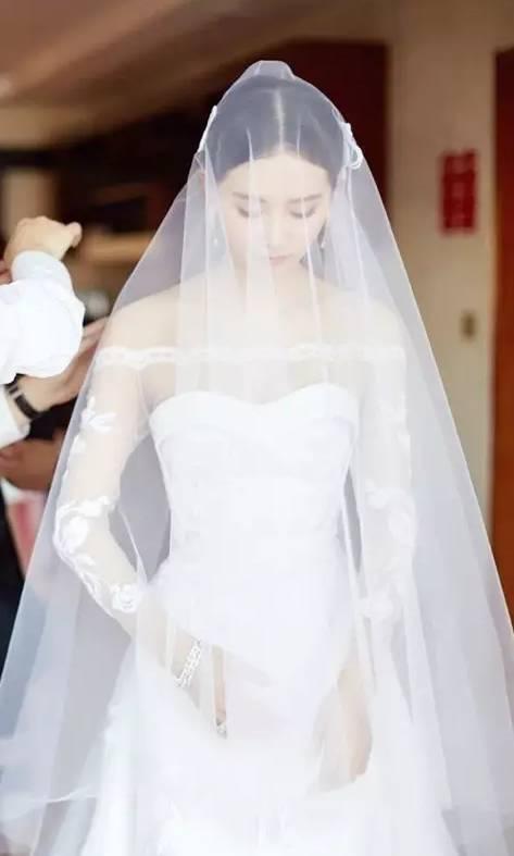 哪位女明星結婚時穿的婚紗最好看?