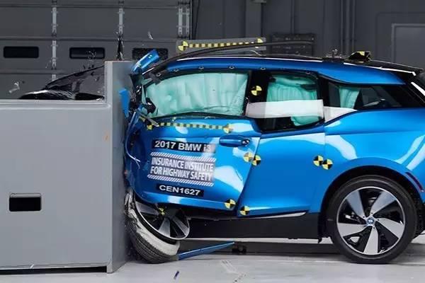 新能源车安全吗，新能源车那么多，都经过安全碰撞测试吗？