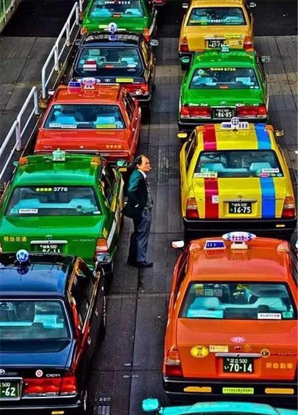 武汉1400多辆蓝的分批换色全市的士统一颜色对于的士新配色你觉得怎么