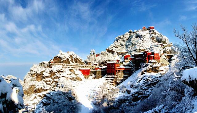 在中国旅游不得不去的十大名山，你心中那座山入选了吗