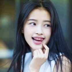 孙怡现在的老公是谁:孙怡和李沁俩人像不像姐妹谁更漂亮