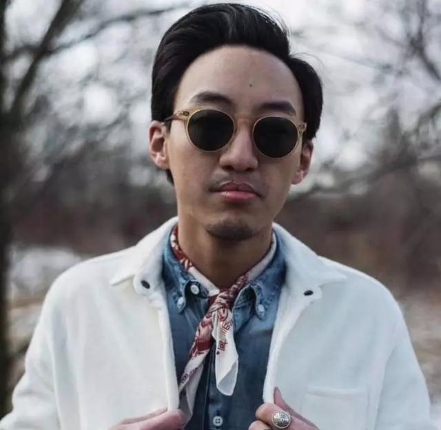 头条问答 - 刚毕业的大学生(男),应该穿什么样的衣服显得成熟一点?