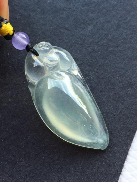 三大翡翠品牌,是新疆和田玉好，还是缅甸翡翠好？