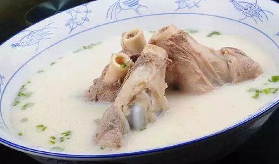 猪棒骨怎么能熬出浓白的汤，猪棒骨怎么能熬出浓白的汤