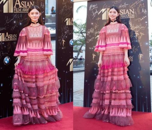 杨紫胸:明星真的腿都是自然细长直吗？