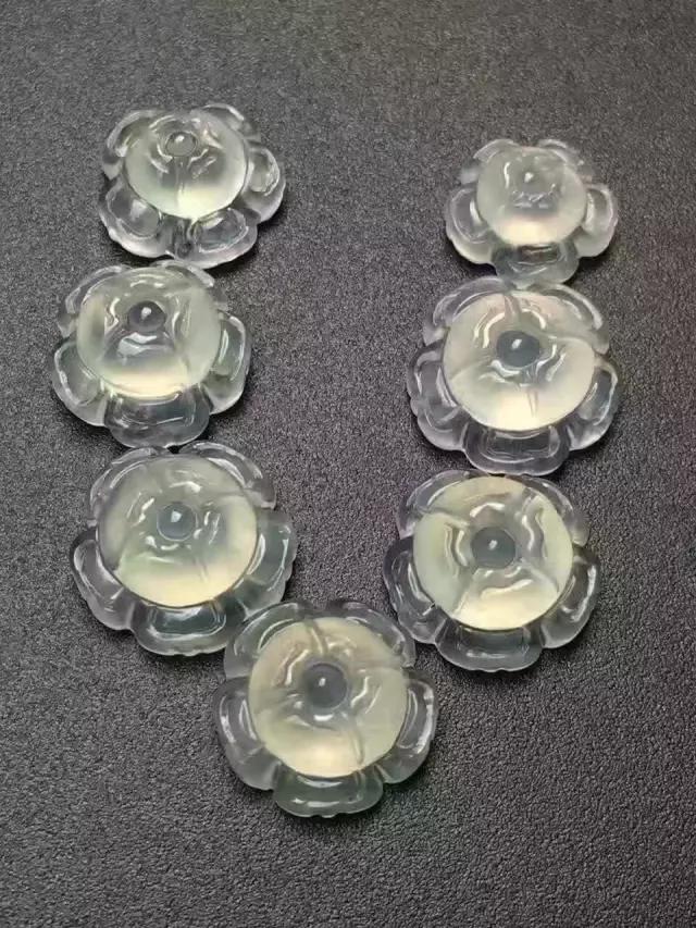 翡翠成品基础知识大全,翡翠赌石基础知识是什么？