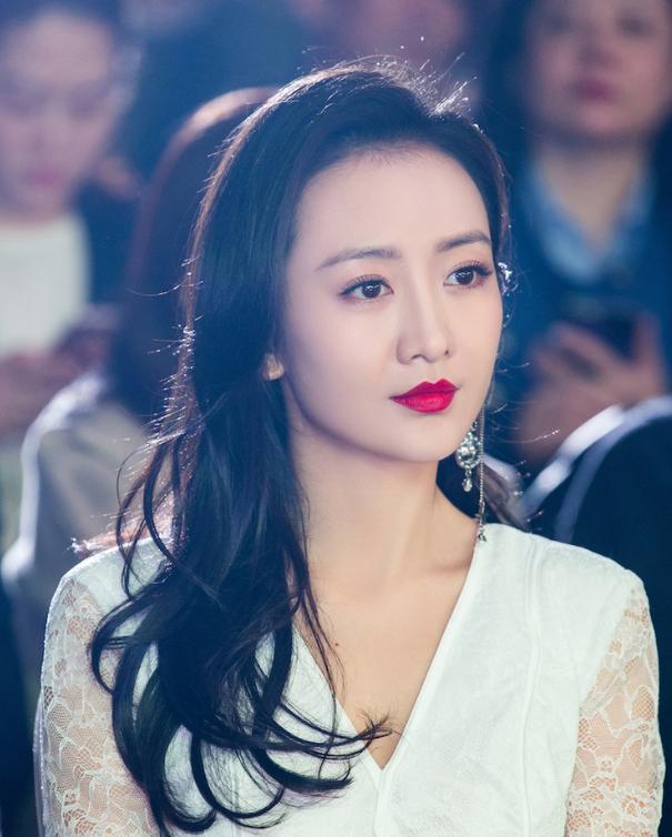 化浓妆的女明星(浓妆惊艳)_经验妙招5_经验妙招_小高教学网