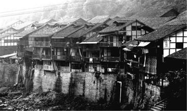 吊脚楼:重庆为什么会有吊脚楼这种建筑？