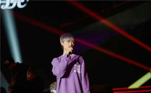 李宇春死了:成都歌后李宇春现在干什么去了