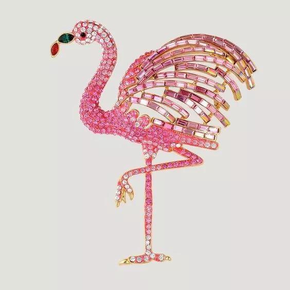 为什么火烈鸟形象会成为时尚圈的最爱、服装和珠宝设计都爱用？:火烈鸟象征什么 第37张