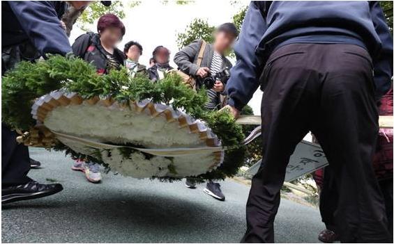 范冰冰用血养小鬼图片:朴槿惠父亲逝世38周年追悼会，韩国总统文在寅为什么送花圈