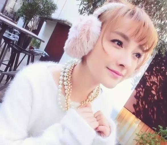 李维嘉吴昕:37岁吴昕晒“小男孩”写真，网友称像李维嘉，至今仍单身遭催婚