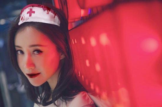 万圣节惊悚妆女孩:万圣节刚过，哪位明星晒出的万圣节妆容最惊艳？