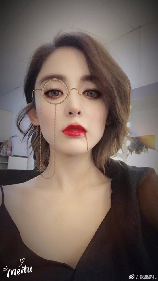 万圣节惊悚妆女孩:万圣节刚过，哪位明星晒出的万圣节妆容最惊艳？