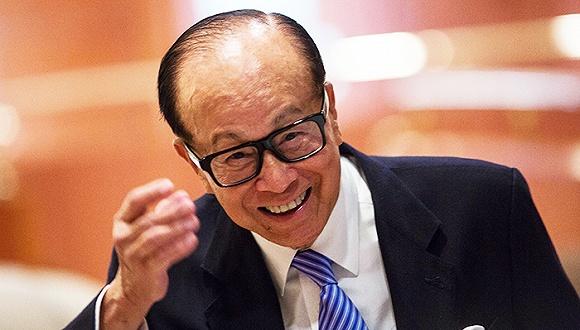 李嘉诚是哪国国籍:谢霆锋申请退出加拿大国籍，背后的真相是什么
