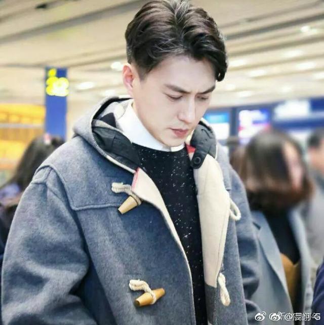 江珊和靳东亲密照片:你被靳东的哪些角色打动过？