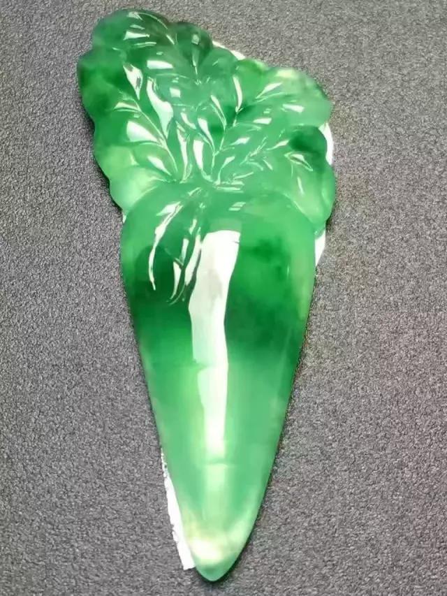 翡翠成品基础知识大全,翡翠赌石基础知识是什么？