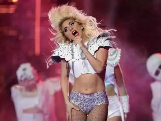 ladygaga结婚:泰勒斯威夫特、lady gaga，谁更火一点？