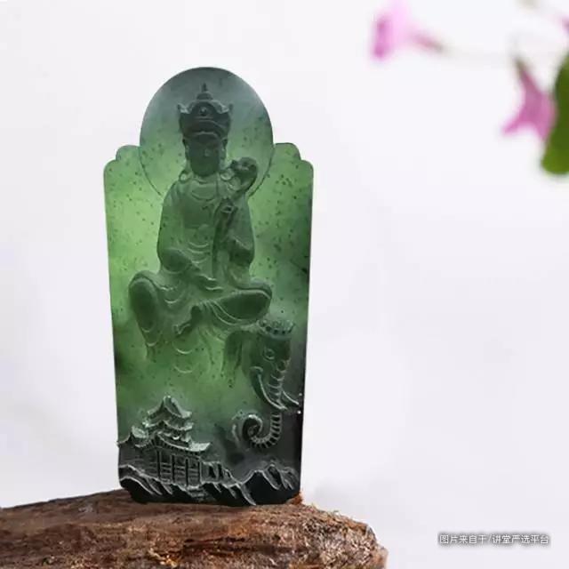 手机手电筒可以鉴别翡翠吗,肉眼可以辨别翡翠的真假吗？