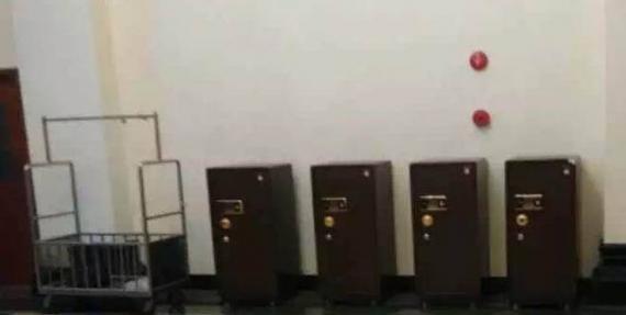 黄晓明伴娘团:黄晓明结婚时请遍半个娱乐圈，出事时仅3人力挺，你怎么看？