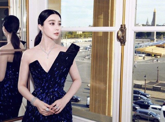 章子怡沙滩门:你认为章子怡有资格坐在评委师上吗？