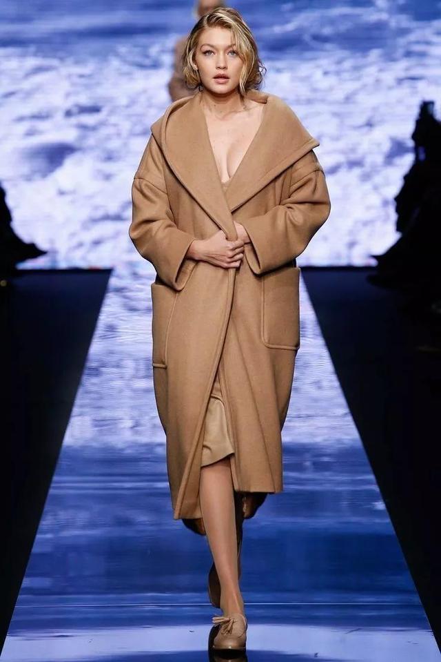 泰迪熊官网:有哪些明星穿过Maxmara？ 泰迪熊官网申诉