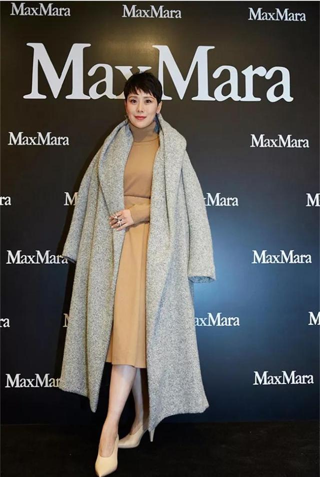 带帽 羊绒 大衣:有哪些<a href=https://maguai.com/list/99-0-0.html target=_blank class=infotextkey>明星</a>穿过Maxmara？