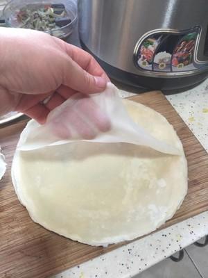 夹春卷:春饼皮怎么做可以薄如纸片