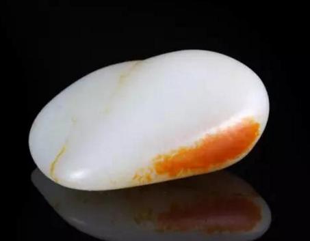 和田玉包浆前后对比,如何盘出最有“油性”的和田玉籽料？