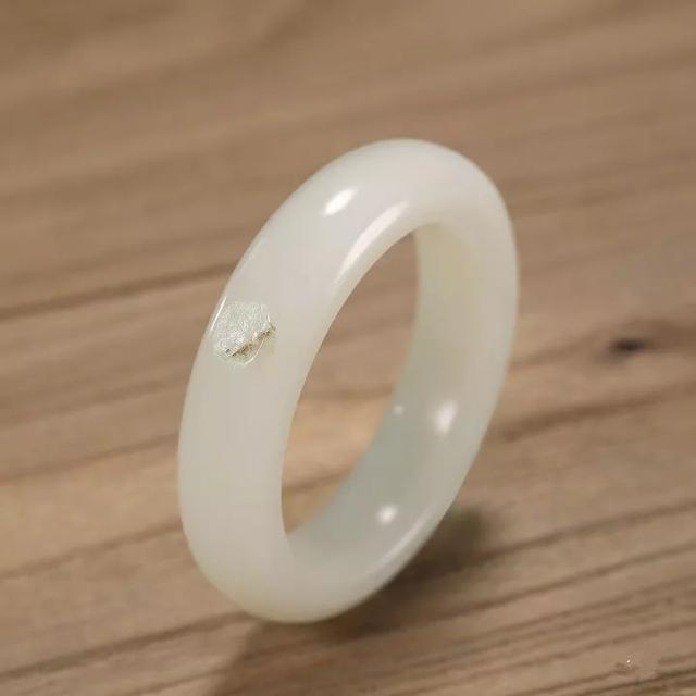 玉镯子哪种最好,哪种和田玉手镯是最好的？