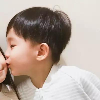 头条问答 - 有没有亲嘴的情侣头像(≥ω≤)?(7个回答)