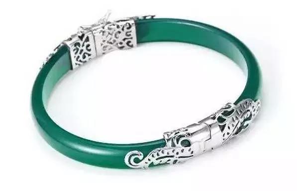 玉镯纳米无痕修复技术,纳米无痕和埋线，有什么不一样？