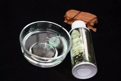 翡翠泡油后有什么影响,把我的翡翠在植物油里泡俩月行吗？