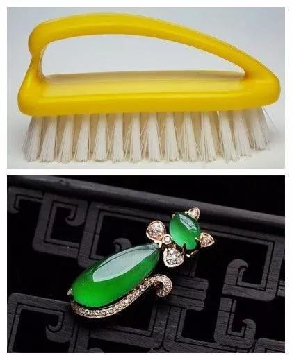 翡翠泡油后有什么影响,把我的翡翠在植物油里泡俩月行吗？