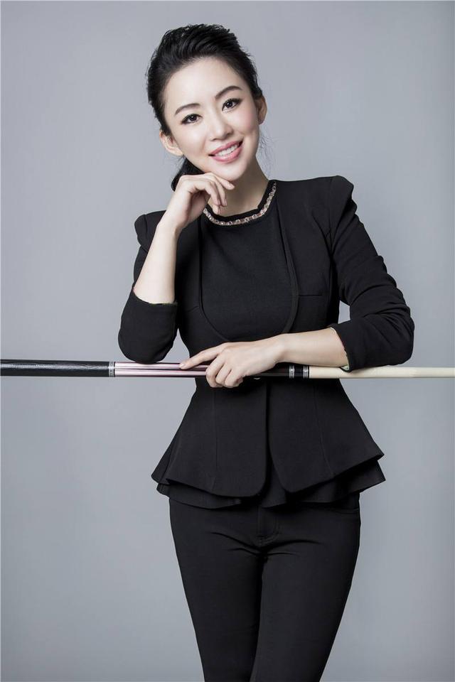 丁俊晖女友潘晓婷:岳云鹏和郭德纲谁的台球打的比较好