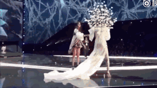 奚梦瑶个人简介:何猷君成功求婚奚梦瑶，你怎么看待这对恋情？