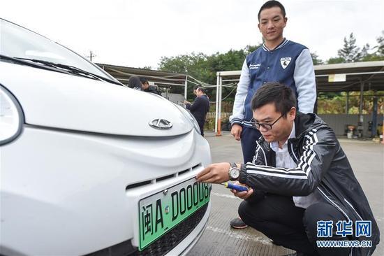 南京电动汽车牌照，福州新能源汽车如何申领专属号牌