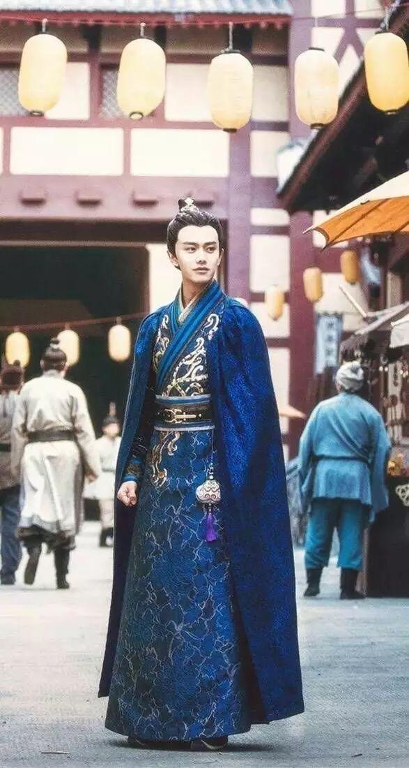 林心如倾世皇妃剧照:40岁林心如仍在演玛丽苏偶像剧，为何网友们不买单了
