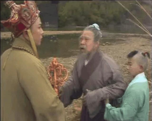 吃小孩事件:孙悟空被压五行山下时，有个送桃给他吃的小孩是什么身份呢