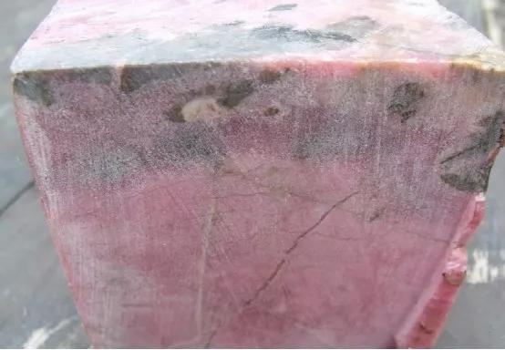 粉色的玉手镯是什么玉 ,和田玉有粉色的吗，好看吗？