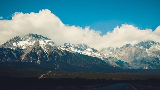 玉龙雪山在哪里，玉龙雪山在哪