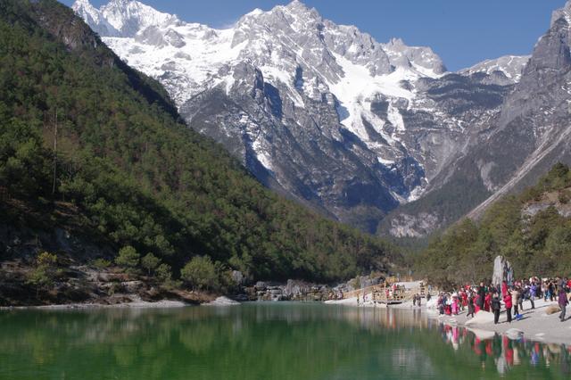 玉龙雪山在哪里，玉龙雪山在哪