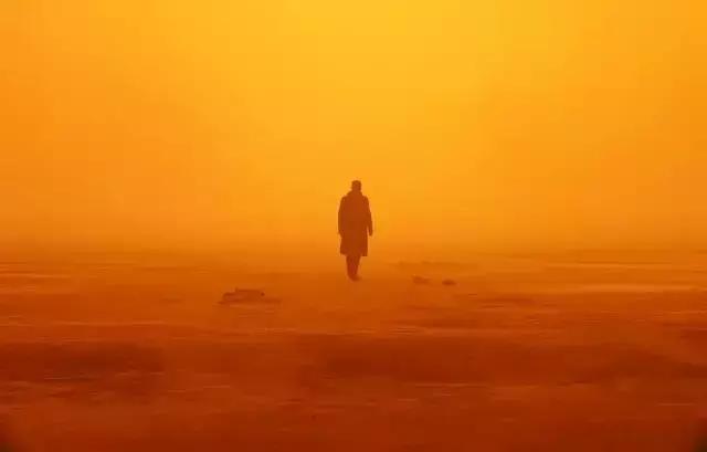 银翼杀手剧情:《银翼杀手2049》凭什么被国外怒赞？